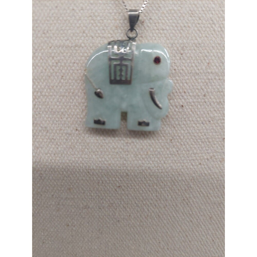 Sterling Silver And Jade Vintage Elephant Pendant Necklace